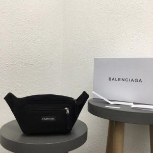 BALENCIAGA LEATHER FANNY PACK <br>발렌시아가 레더 패니 팩