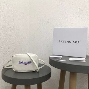 BALENCIAGA EVERYDAY CROSS BODY BAG <br>발렌시아가 에브리데이 크로스 바디백