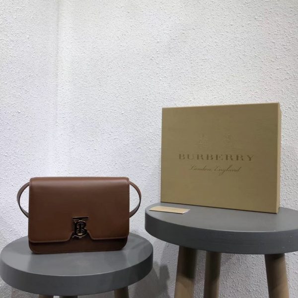 BURBERRY LEATHER TB SHOULDER BAG 버버리 레더 티비 숄더백