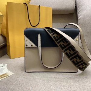 FENDI REGULAR FLIP BAG<br>펜디 레귤러 플립 백<br>[26x21x16cm]