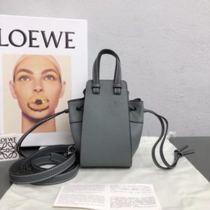 LOEWE HAMMOCK DW MINI BAG<br>로에베 해먹 DW 미니백<br>[11x19x17cm]