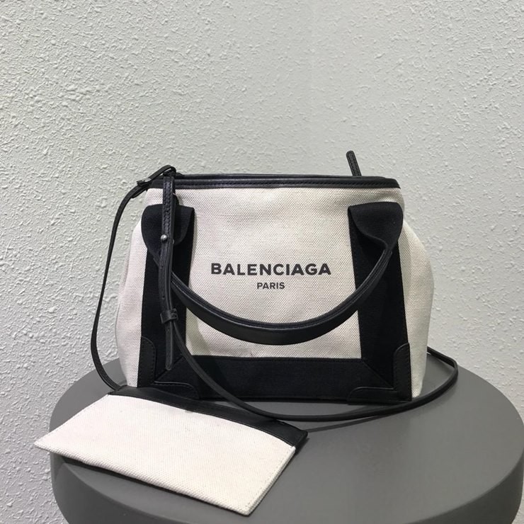 BALENCIAGA NAVYS CABAS BAG <br>발렌시아가 네이비 카바스 백