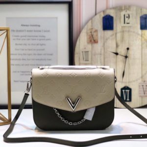 LOUIS VUITTON SADDLE BAG<br>루이비통 새들 백<br>[23x17x6cm 이태리가죽]