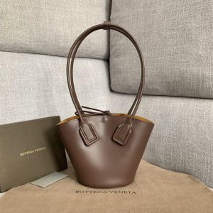 BOTTEGA VENETA BASKET BAG <br>보테가 베네타 바스켓 백