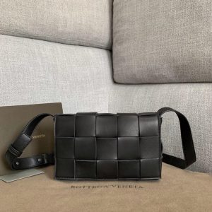 BOTTEGA VENETA CASSETTE BAG <br>보테가 베네타 카세트 백