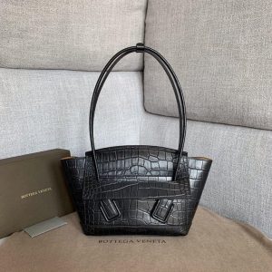 BOTTEGA VENETA ARCO BAG <br>보테가 베네타 아르코 백