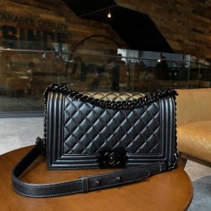 CHANEL BOY FLAP BAG <br>샤넬 보이 플랩 백<br>[25cm INCAS 가죽]