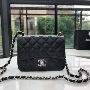 CHANEL CLASSIC FLAP BAG<br>샤넬 클래식 플랩 백<br>[17cm 이태리송아지가죽 캐비어]