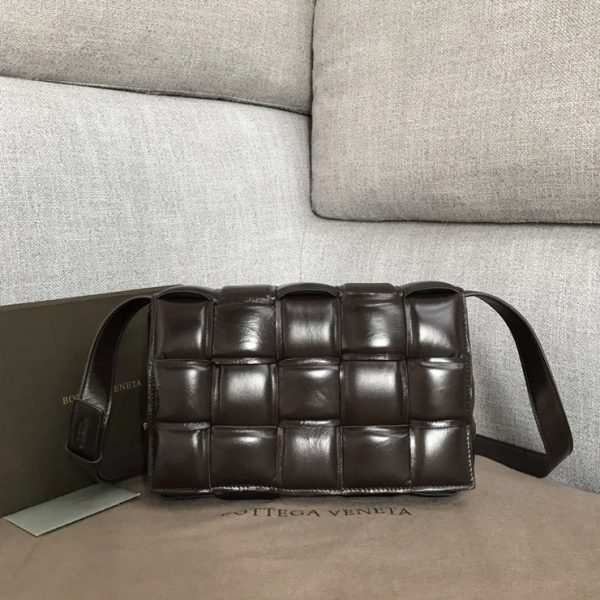 BOTTEGA VENETA PADDED CASSETTE BAG 보테가 베네타 패디드 카세트 백