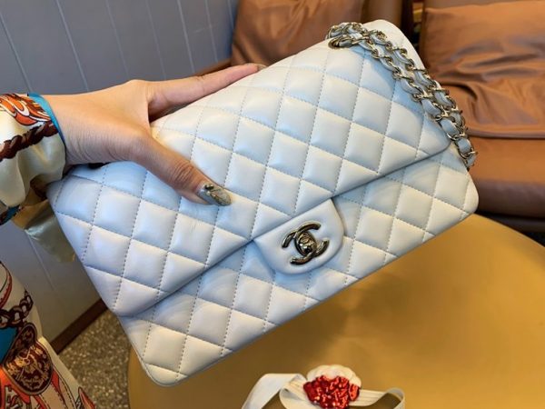 CHANEL CLASSIC FLAP BAG 샤넬 클래식 플랩 백