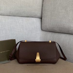 BOTTEGA VENETA ANGLE BAG <br>보테가 베네타 엔젤 백