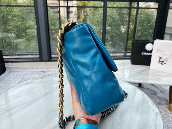 CHANEL 19 FLAP BAG 샤넬 19 플랩 백