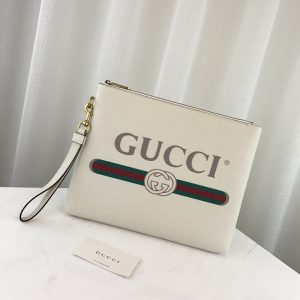 GUCCI PRINT LOGO POUCH<br>구찌 프린트 로고 파우치<br>[31.5x25cm 이태리가죽]