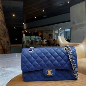 CHANEL CLASSIC FLAP BAG<br>샤넬 클래식 플랩 백<br>[25cm 정품송아지가죽 캐비어]