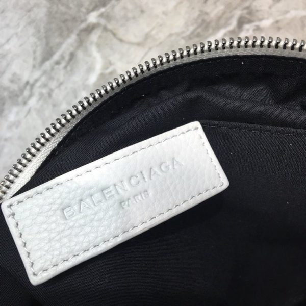 BALENCIAGA LEATHER LOGO CLUTCH 발렌시아가 레더 로고 클러치