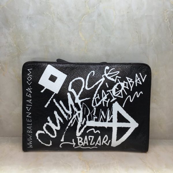 BALENCIAGA GRAFFITI CLASSIC CLUTCH 발렌시아가 그래피티 클래식 클러치