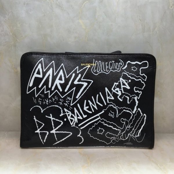 BALENCIAGA GRAFFITI CLASSIC CLUTCH 발렌시아가 그래피티 클래식 클러치