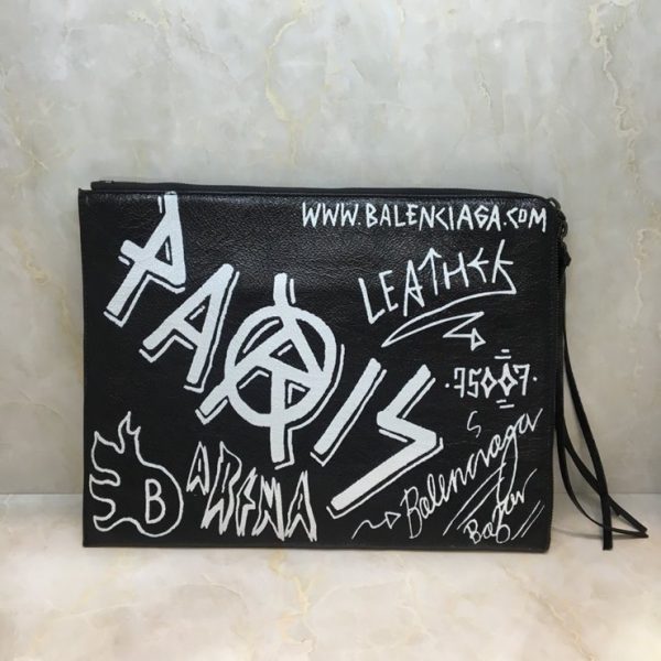 BALENCIAGA GRAFFITI CLASSIC CLUTCH 발렌시아가 그래피티 클래식 클러치