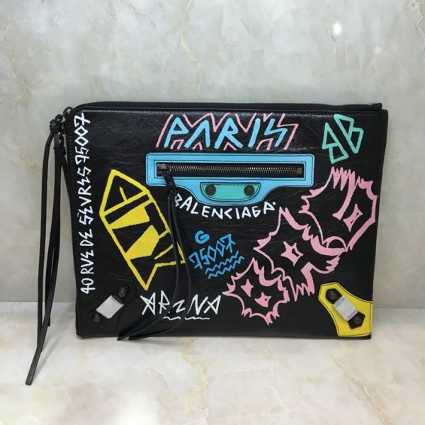 BALENCIAGA GRAFFITI CLASSIC CLUTCH 발렌시아가 그래피티 클래식 클러치