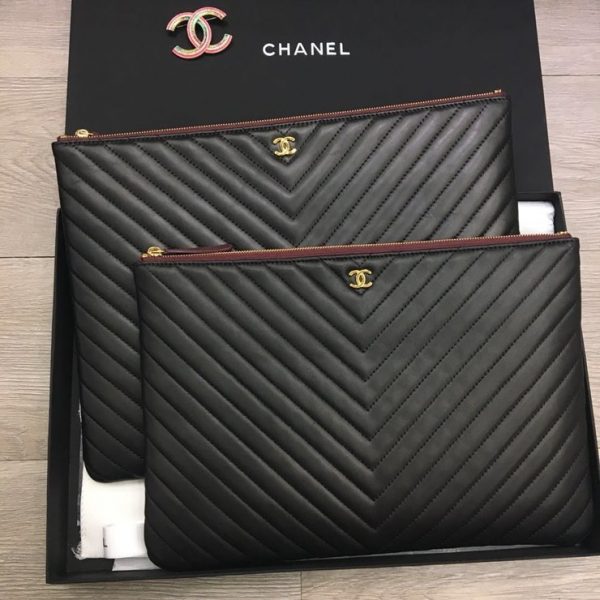 CHANEL V CLUTCH 샤넬 V 클러치