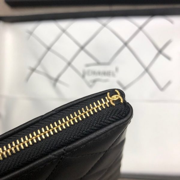 CHANEL 19 CLUTCH 샤넬 19 클러치