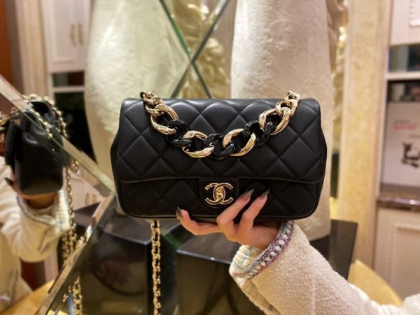 CHANEL CLASSIC FLAP BAG 샤넬 클래식 플랩 백