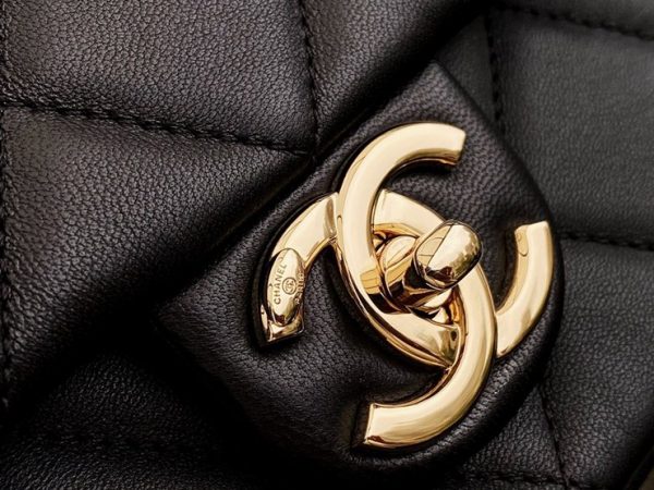 CHANEL CLASSIC FLAP BAG 샤넬 클래식 플랩 백