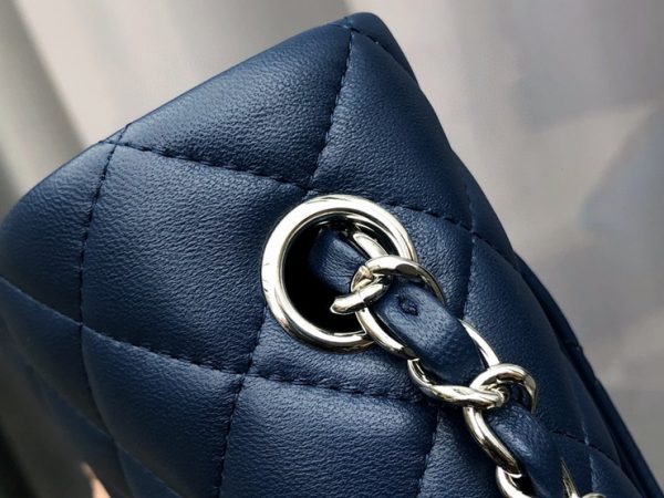 CHANEL CLASSIC FLAP BAG 샤넬 클래식 플랩 백