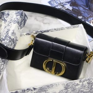 DIOR 30MONTAIGNE MINI BOX BAG<br>디올 30몽테인 미니 박스 백<br>[17.5×11.5x5cm 이태리가죽]