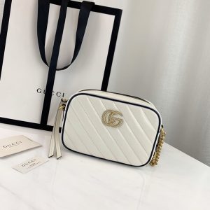 GUCCI GG MARMONT SHOULDER BAG<br>구찌 GG 마몬트 숄더백<br>[18x12x6cm 이태리가죽]