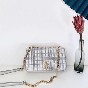 BURBERRY LEATHER LOLA CHAIN SHOULDER BAG <br>버버리 로라 체인 숄더백