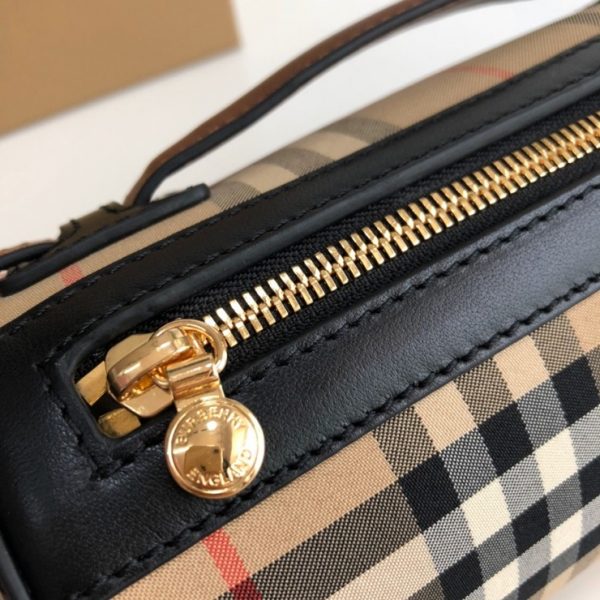 BURBERRY LEATHER CROSS BAG 버버리 크로스백