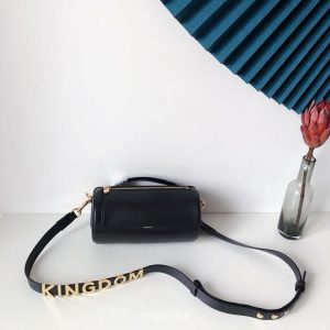 BURBERRY LEATHER CROSS BAG <br>버버리 크로스백