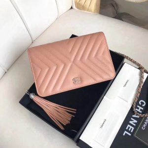 CHANEL CC CHEVRON WOC<br>샤넬 CC 쉐브론 WOC<br>[19cm]