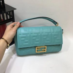 FENDI BAGUETTE LEATHER BAG<br>펜디 바게트 레더 백<br>[26x15x5cm]