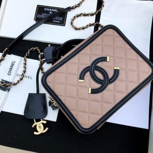 CHANEL VENITY BAG<br>샤넬 베니티 코스메틱 백<br>[17cm 캐비어 이태리 송아지가죽]