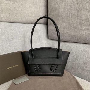 BOTTEGA VENETA ARCO BAG <br>보테가 베네타 아르코 백