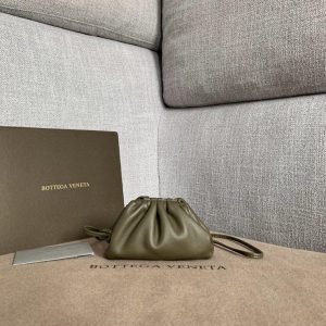 BOTTEGA VENETA BUTTER CARF MINI POUCH <br>보테가 베네타 버터 카프 미니 파우치