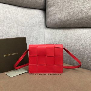 BOTTEGA VENETA CASSETTE BAG <br>보테가 베네타 카세트 백