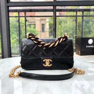 CHANEL FLAP BAG<br>샤넬 플랩 백<br>[19.5cm 빈티지 소가죽]