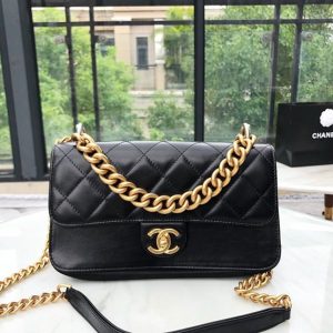 CHANEL FLAP BAG<br>샤넬 플랩 백<br>[23.5cm 빈티지 소가죽]