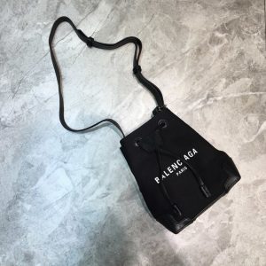 BALENCIAGA NAVY CABAS BAG <br>발렌시아가 네이비 카바스 백