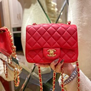 CHANEL CLASSIC FLAP BAG<br>샤넬 클래식 플랩 백<br>[17cm 프랑스산 양가죽]