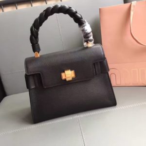 MIUMIU CLICK LEATHER TOTE BAG<br>미우미우 클릭 텍스쳐 레더 토트백<br>[25x18x12cm]