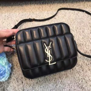 YSL VICKY SHOULDER BAG<br>입생로랑 비키 숄더백<br><i>18x13x6cm</i>