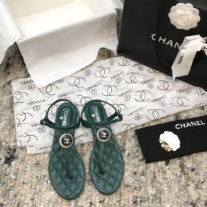 CHANEL CC LOGO FLIP-FLOP SANDAL<br>샤넬 CC 로고 플립플랍 샌들<br><i>35-39 SIZE 이태리 소가죽</i>