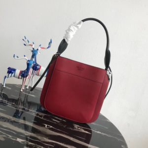 PRADA MARGIT SHOULDER BAG<br>프라다 마르기트 숄더백<br>[20x20x7cm 이태리소,양가죽]