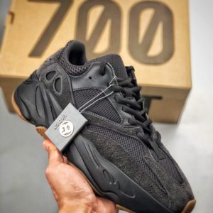 ADIDAS YEEZY BOOST 700<br>아디다스 이지 부스트 700<br><i>남녀공용 36-46 SIZE 최상급</i>