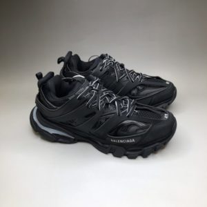 BALENCIAGA TRACK TRAINERS<br>발렌시아가 트랙 트레이너<br><i>35-45 SIZE 최상급 LED</i>