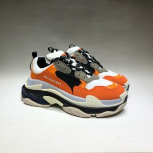 BALENCIAGA TRIPLE S<br>발렌시아가 트리플 S 스니커즈<i>35-45 SIZE 최상급</i>